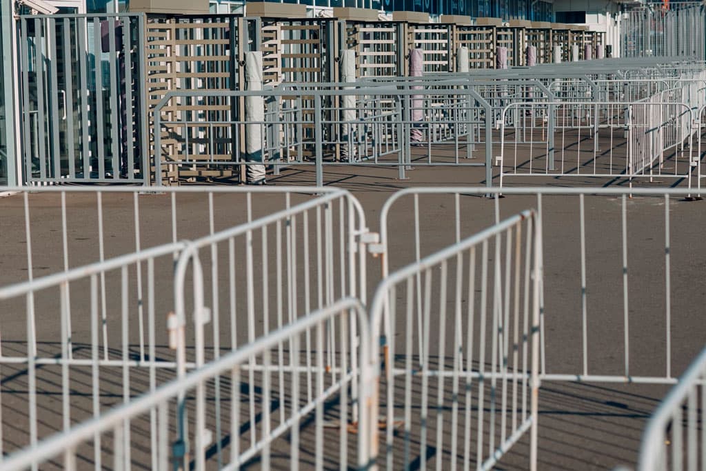 Elementos de mobiliario urbano fabricados por Intervallas para un espacio público de Galicia